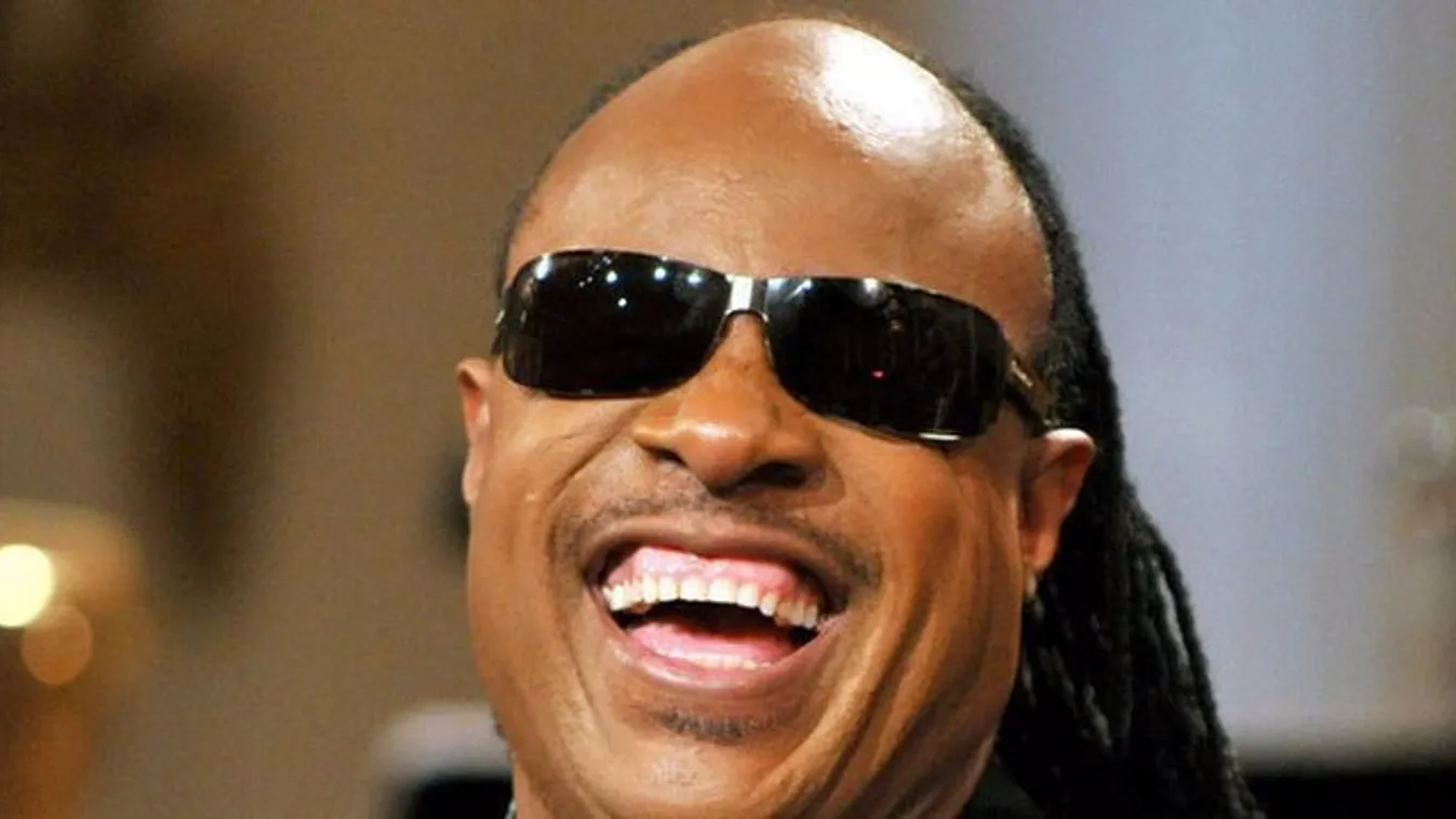 Micsoda? Mégis lát Stevie Wonder?