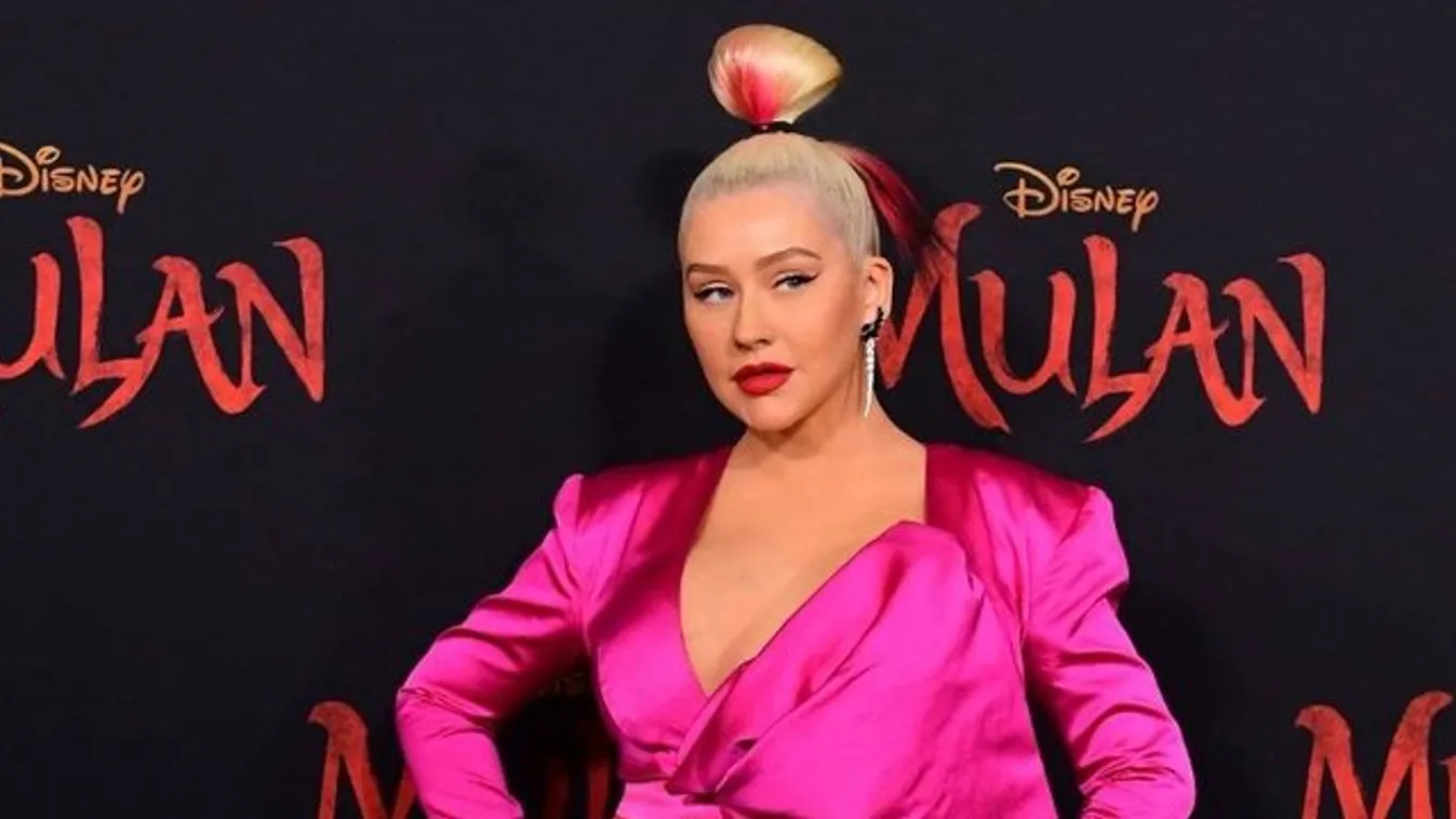 Megmutatta Britney nagy riválisa, milyen formás mellei vannak – fotó