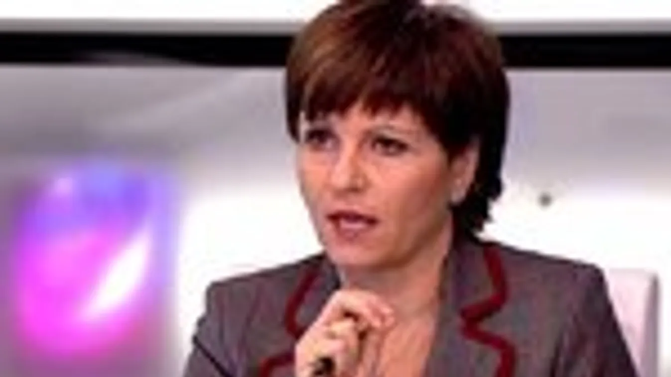 Félmeztelen tüntető trollkodott bele Kálmán Olga műsorába - videó