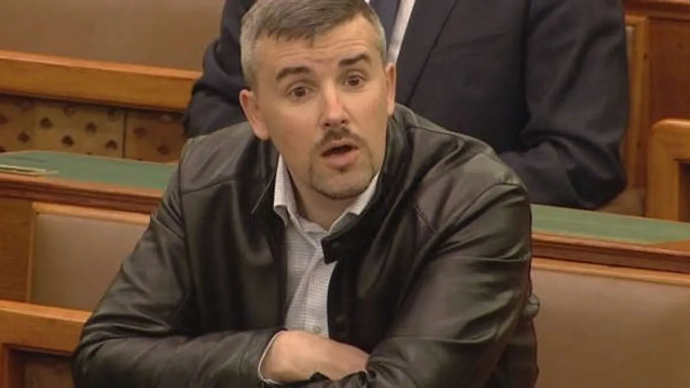 Novák Előd: a Jobbikban korábban is szokás volt a lakhatási támogatással való visszaélés