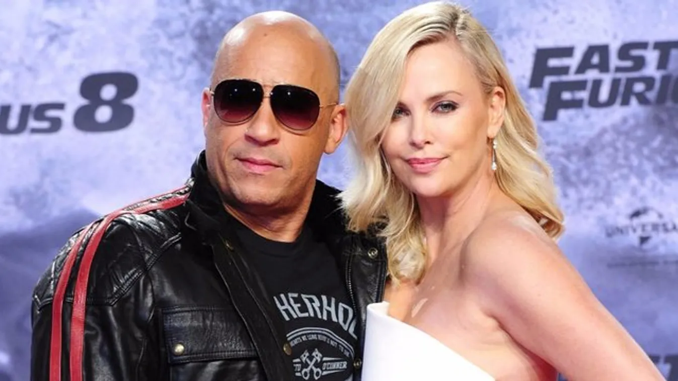 Meg ne lepődjön: Charlize Theron jól smárol!