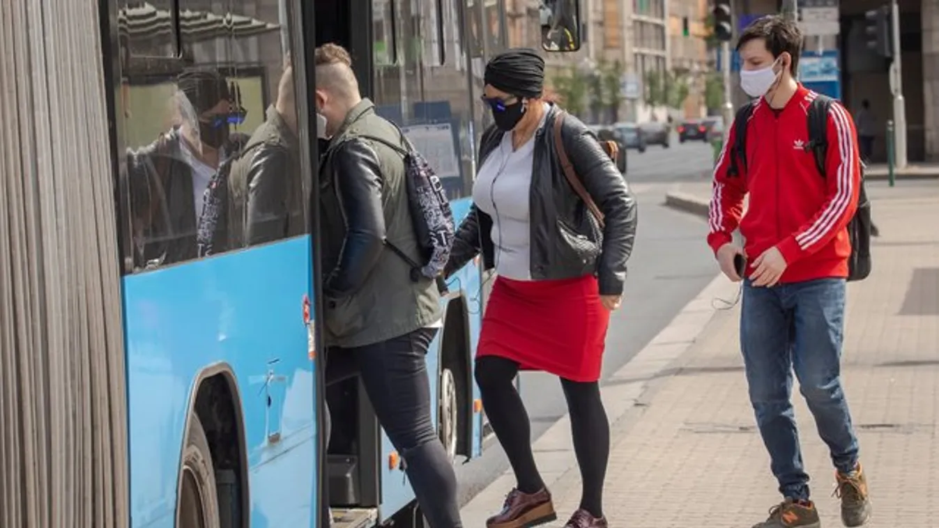 Hétfő reggel maszkot húzott a főváros - Vajon betartják a rendelkezést a budapestiek?