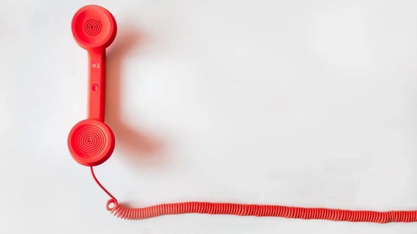 Telefonbetyárkodással buktatta le bűnöző anyját az ötéves kislány