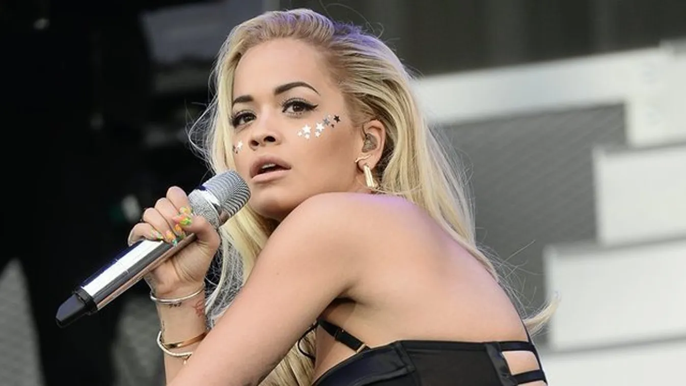 Mindent ledobott Rita Ora – fotó