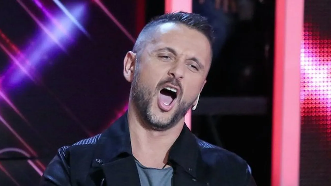 Majka autójával rombolt le egy benzinkutat