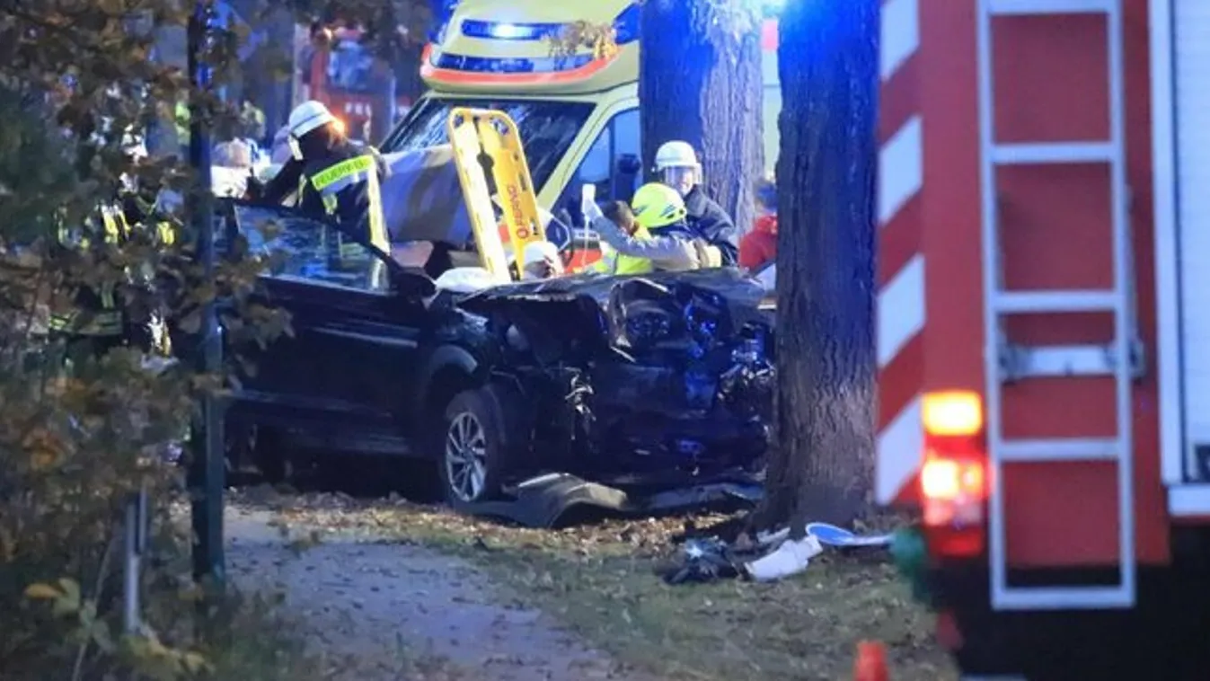 Tragédia történt, kisbabás családot gázoltak el a járdán