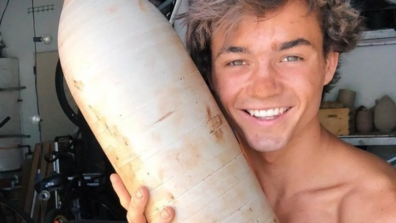 Ez több, mint érzéki csalódás: Patrick Swayze él, őrjítően szexi és agyagozik!