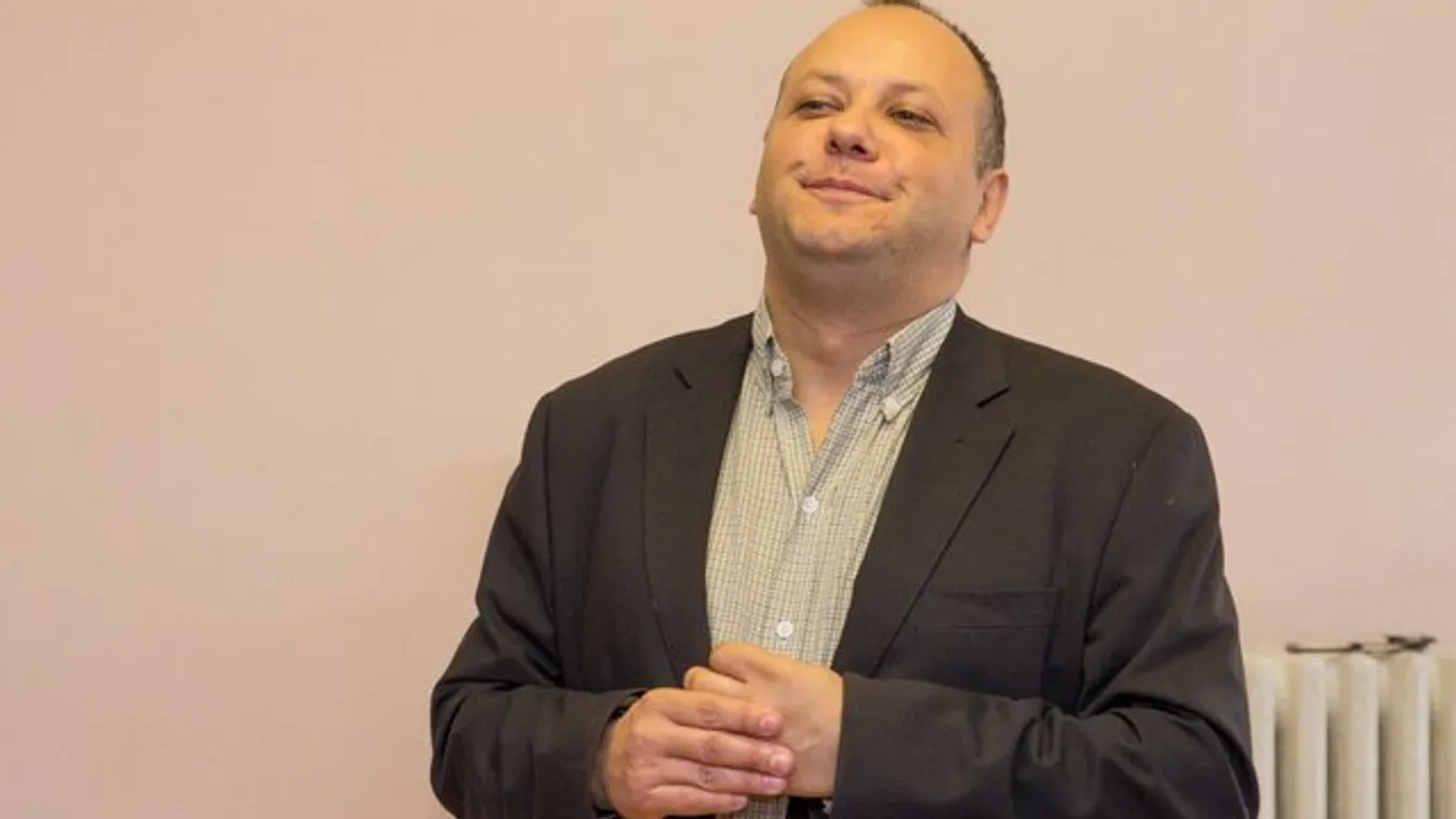 "Nem lejmolok, hanem tisztelettel kérek" - megint pénzt kér rajongóitól Damu Roland