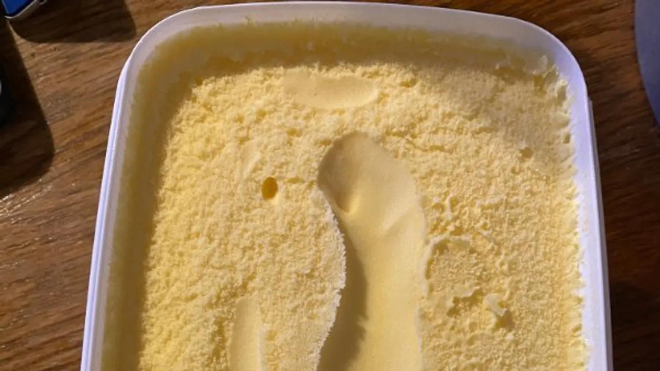 Bizarr nyomot talált a vaníliafagyiban egy gyanútlan vásárló – 18+ fotó