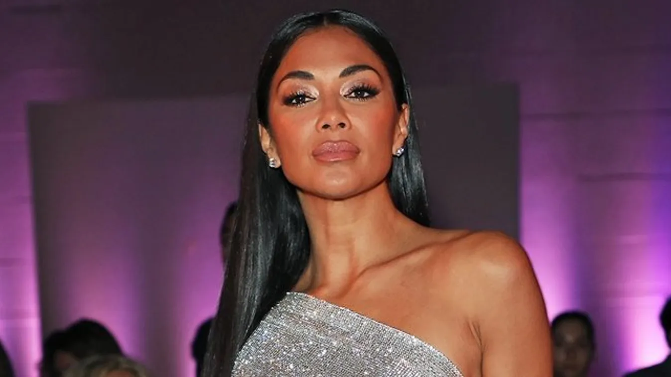 Nem hittük volna, hogy Nicole Scherzinger ilyen hajlékony, ahogy azt se, hogy a pasijának ilyen kockás a hasa – fotó