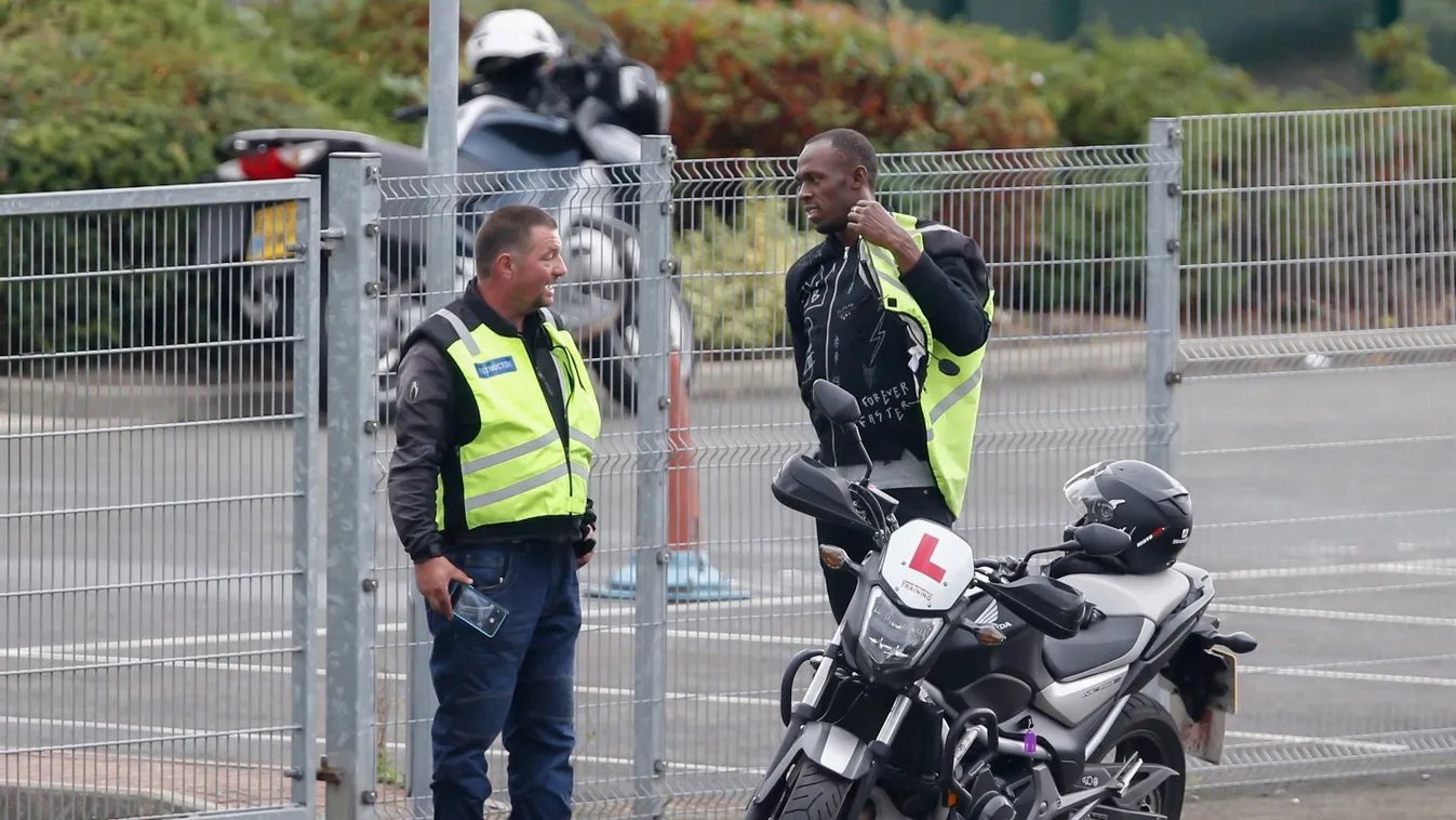 Még gyorsabb akar lenni: Usain Bolt motorozni tanul