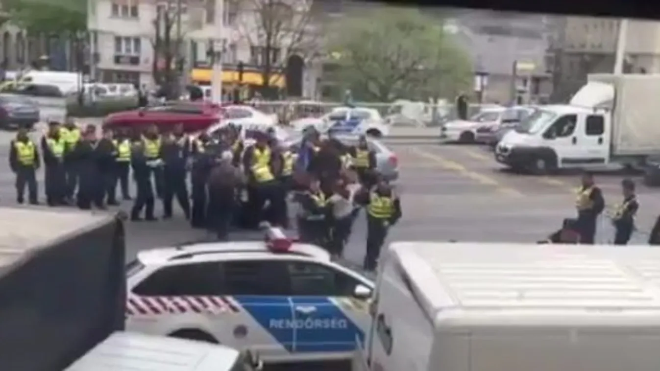 Így vitték el a rendőrök a tüntetőket az Erzsébet hídról - videó