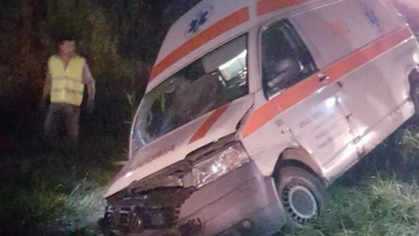 Részeg mentős borult az árokba