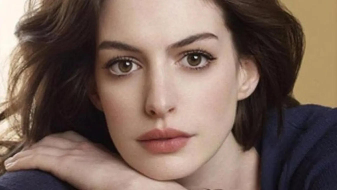 Divatból nem fogy Hathaway
