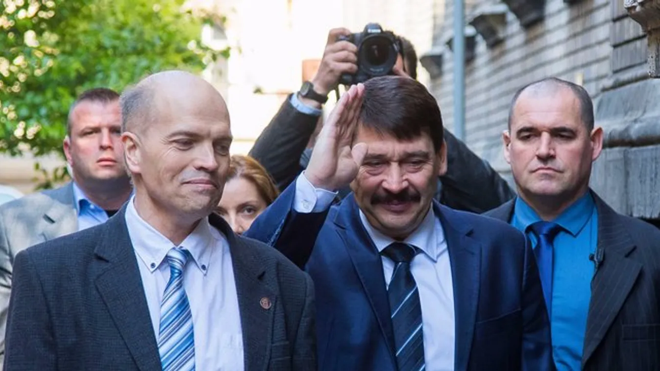 Áder megkerülte a rázós kérdéseket