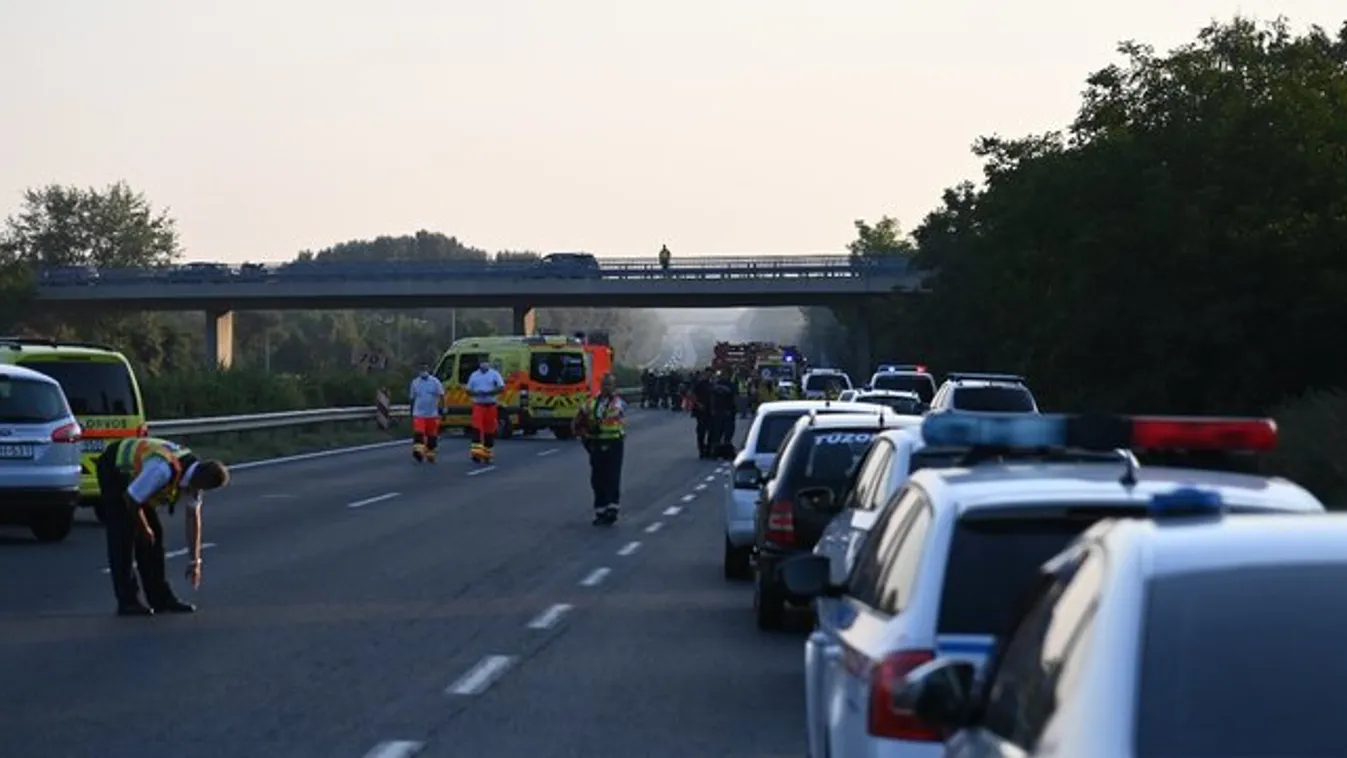 Tragédia az M7-esen: Felkavaró fotók érkeztek a tömegbalesetről