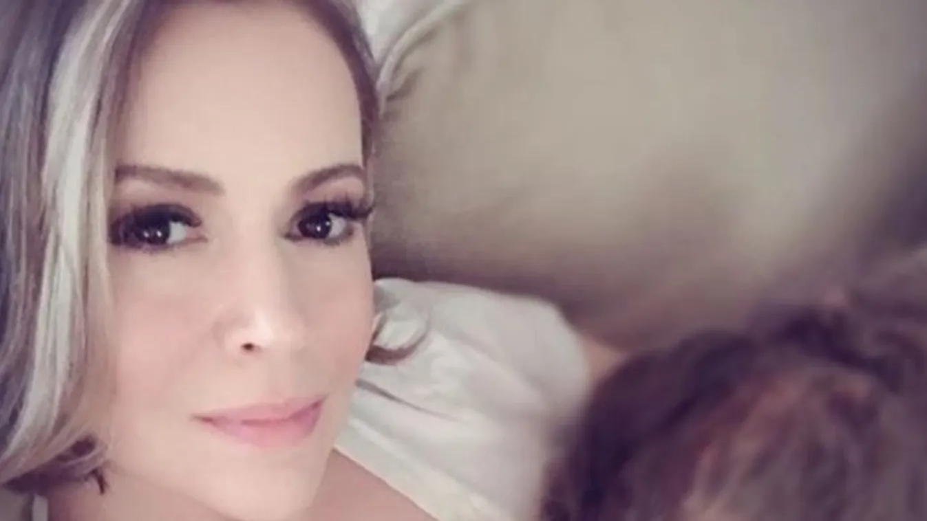 Alyssa Milano csak sminkben vállalja az arcát