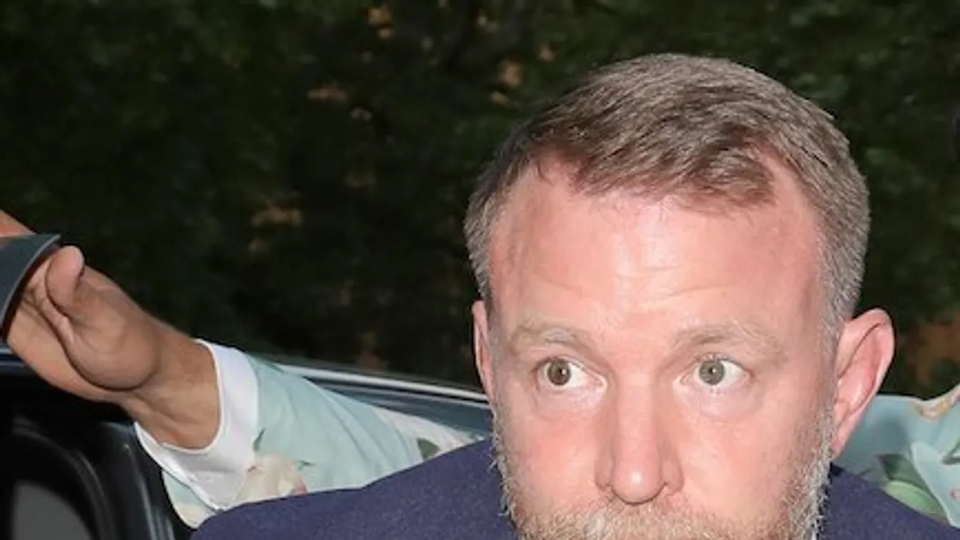 Kocsmát vett Guy Ritchie
