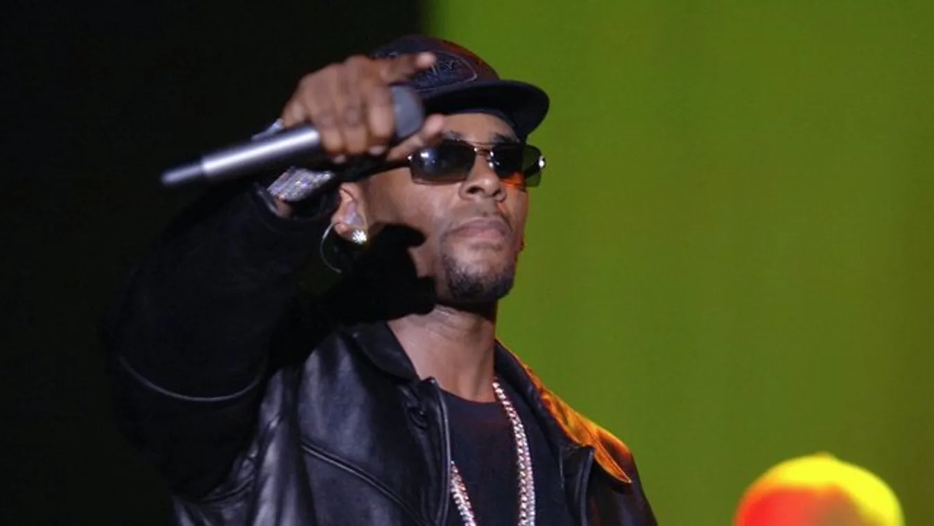 Lányokat tartott rabszolgaként az énekes R. Kelly