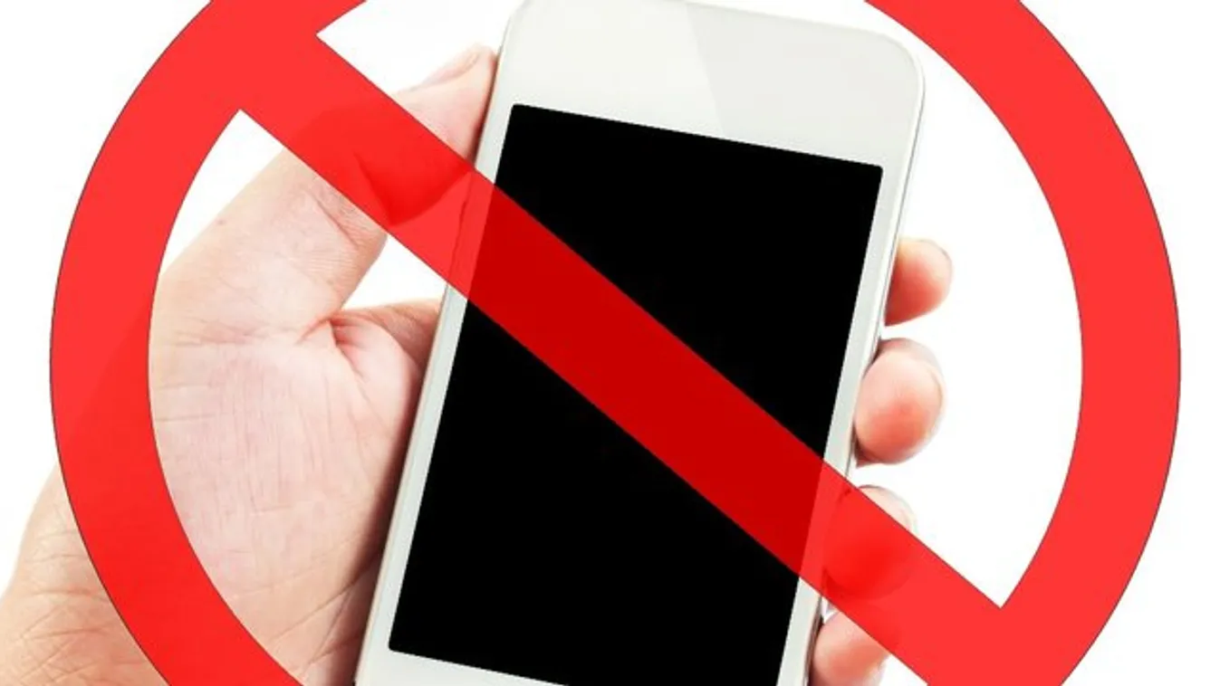 Olcsóbban adja az ételt egy magyar étterem, ha a szülők nem nyomkodják evés közben a telefonjukat
