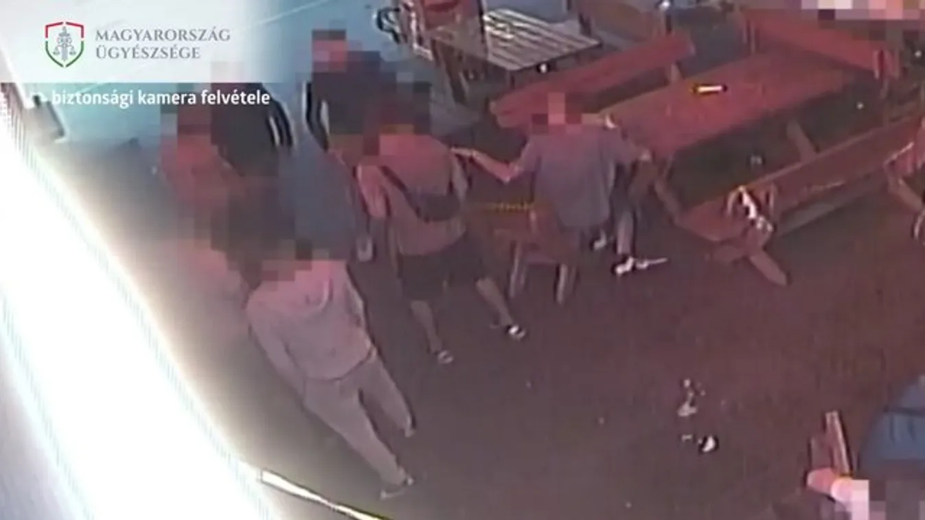 Olyan szörnyű dolgot rögzített az esztergomi étterem kamerája, hogy rögtön mentőt kellett hívni - 18+ videó