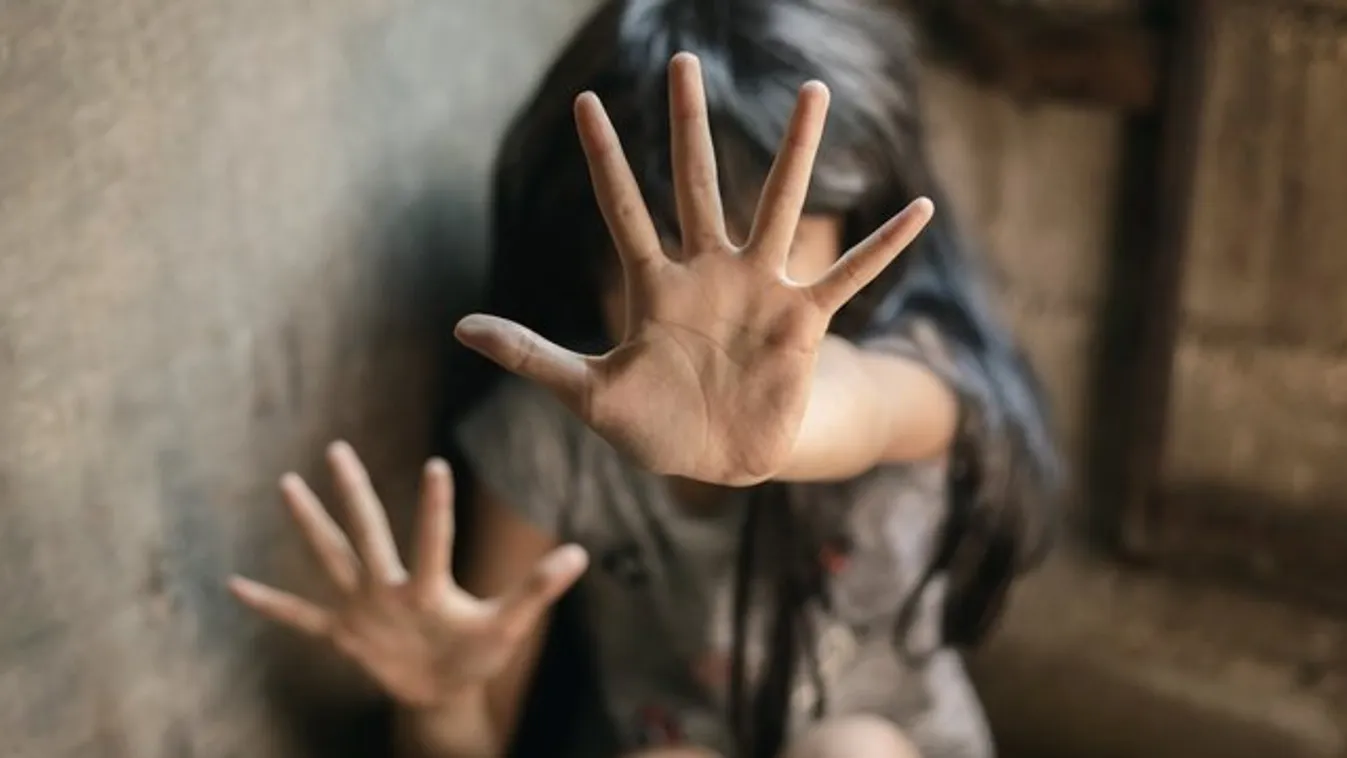 Borzalom Baranyában: Apja után megmentője is molesztálta a kislányt - 18+