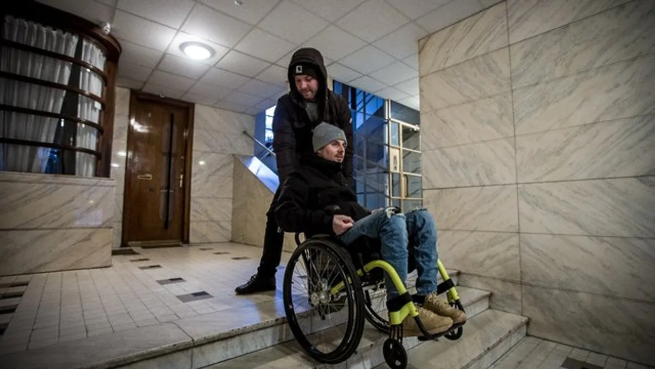 Felhívás! Segítőket keres a kerekesszékes Dani