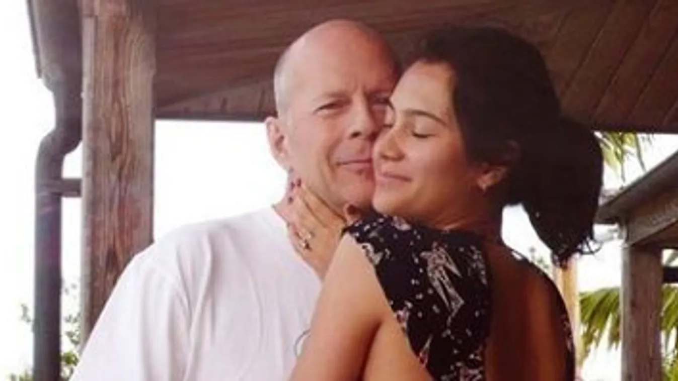 Feleségével cukiskodik Bruce Willis