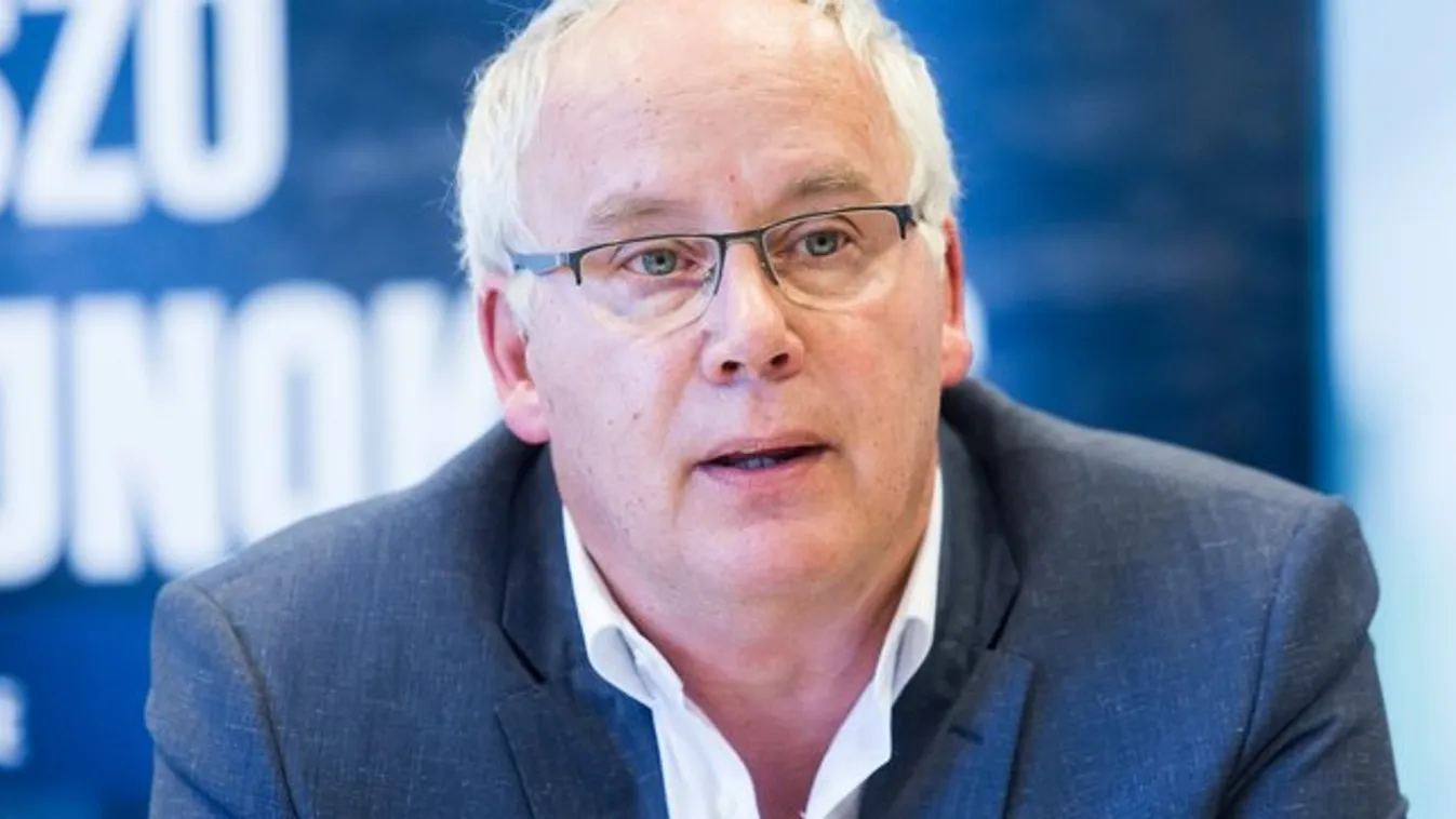 Különgéppel vitték úszóink cuccait az oroszországi Eb-re