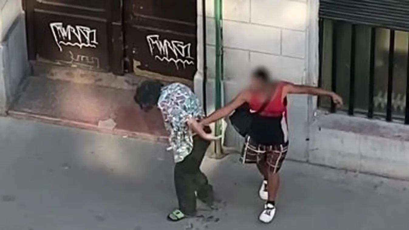 Hátborzongató dolgot tett egy vak emberrel ez a férfi Pesten: ezt nézni is rossz – Videó