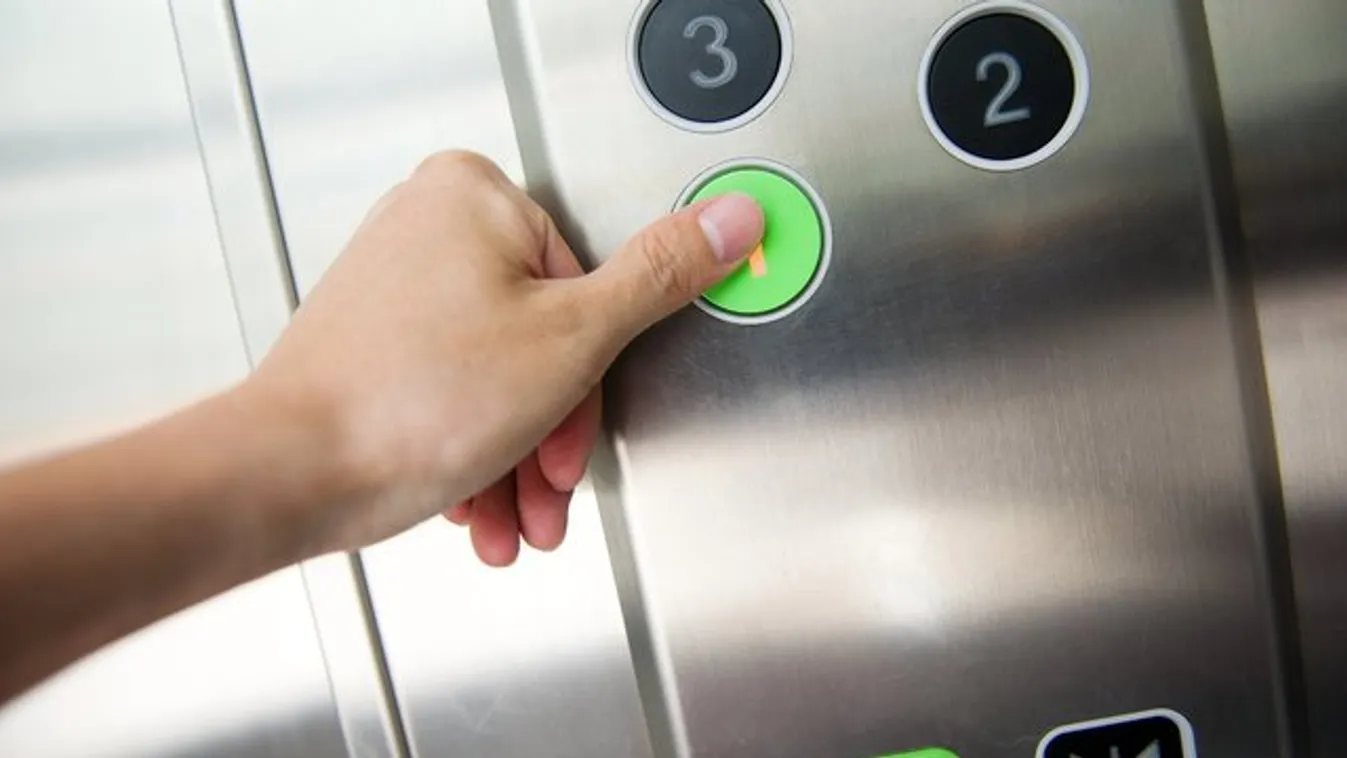 Biztos, hogy tud viselkedni a liftben?