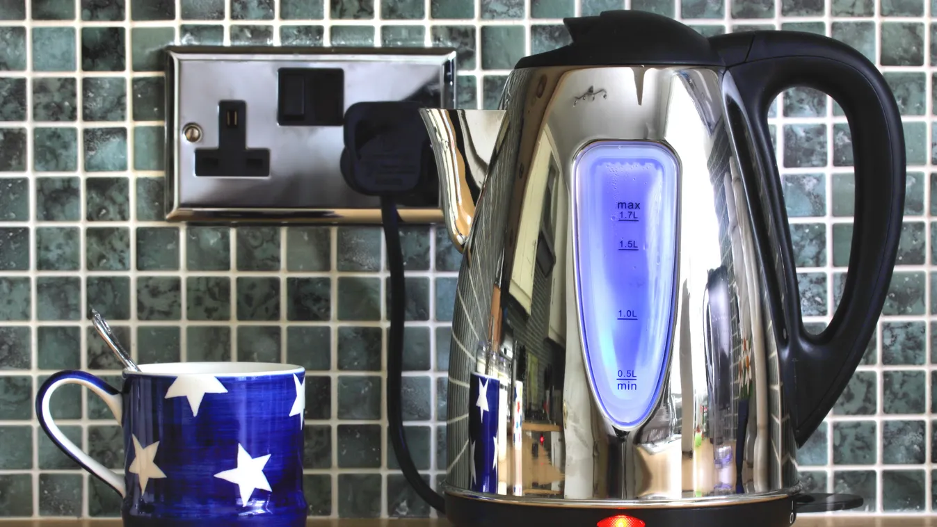 Electric,Kettle,And,Cup