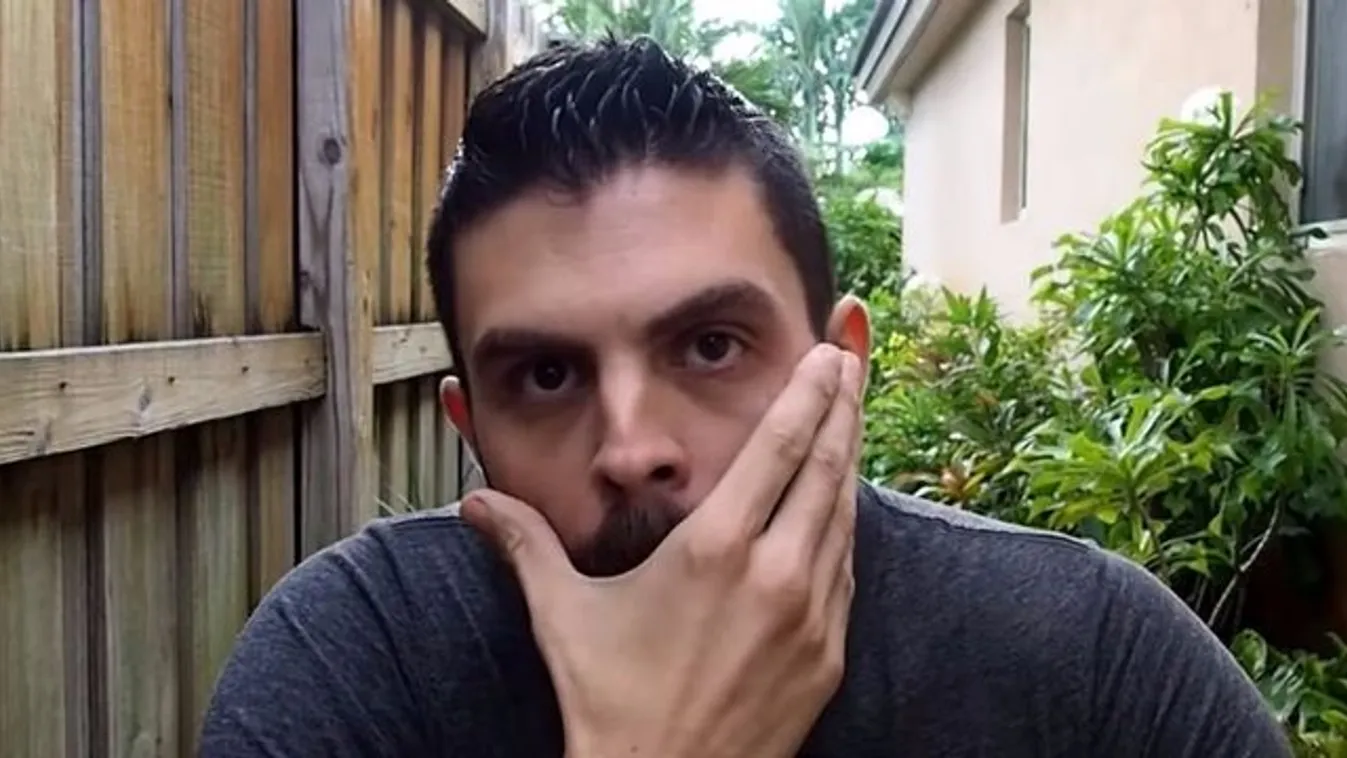 A szakállát simogatta, majd szabadjára engedte a szájában lakozó fenevadat - videó
