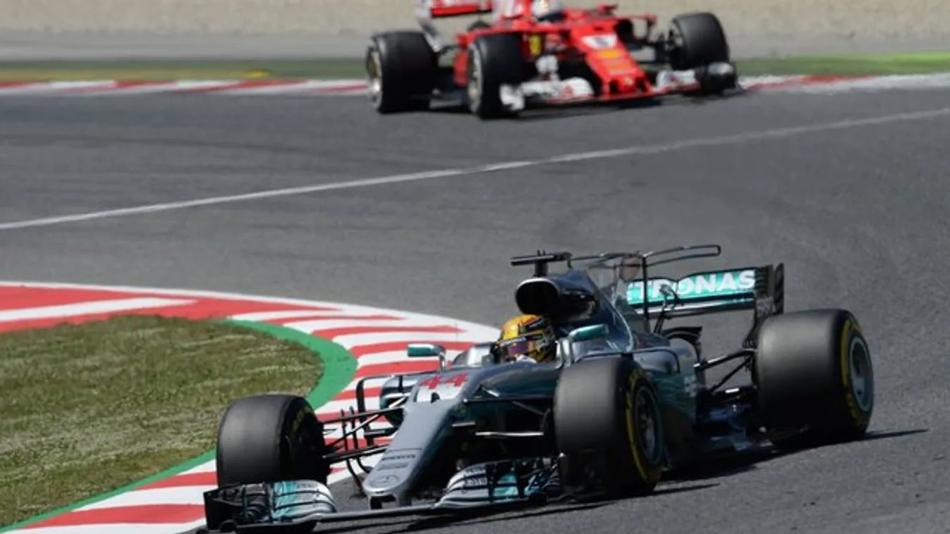 Győzött, de két kilót vesztett Hamilton