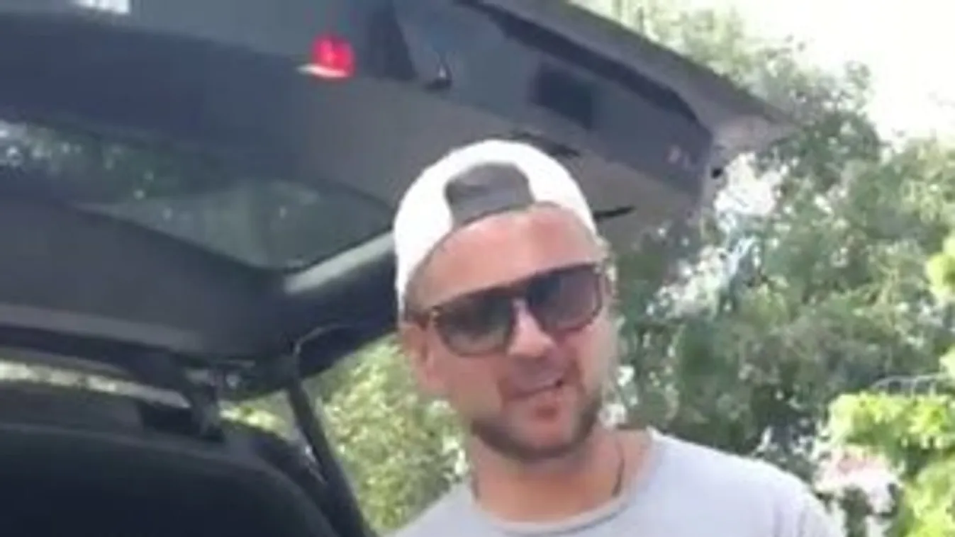 Durván szívatják egymást - Balázs miatt mutogatta a fenekét Majka
