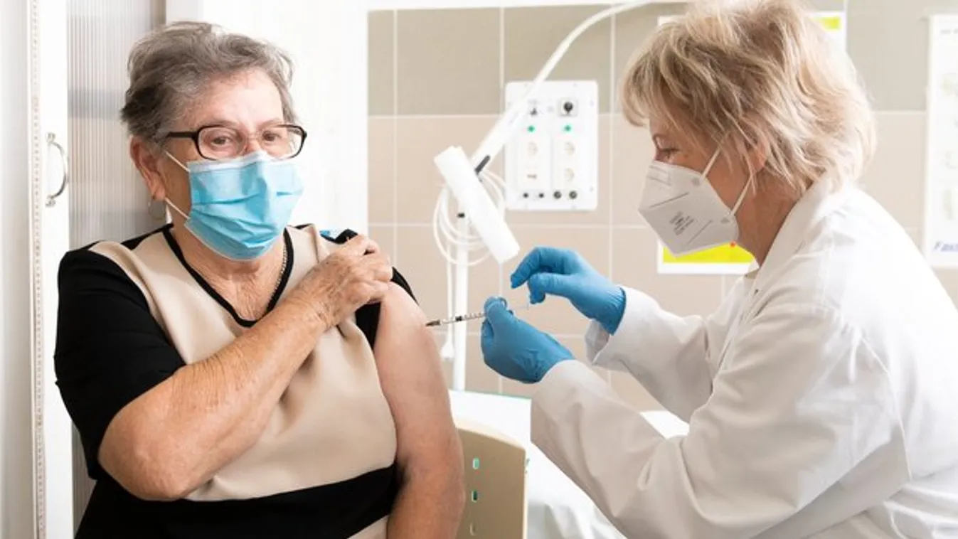 Megszólalt a szakember: a kínai vakcina hatékonyabb lehet az omikron ellen, mint a Pfizer?