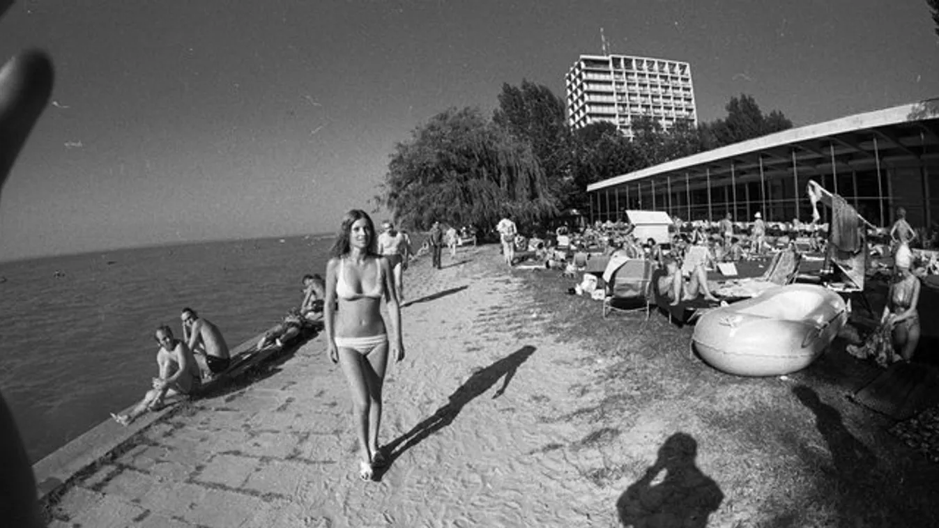 Mi az? 75 éves, rögtön botránnyal nyitott, és az atombombához hasonlították? Hát a bikini!