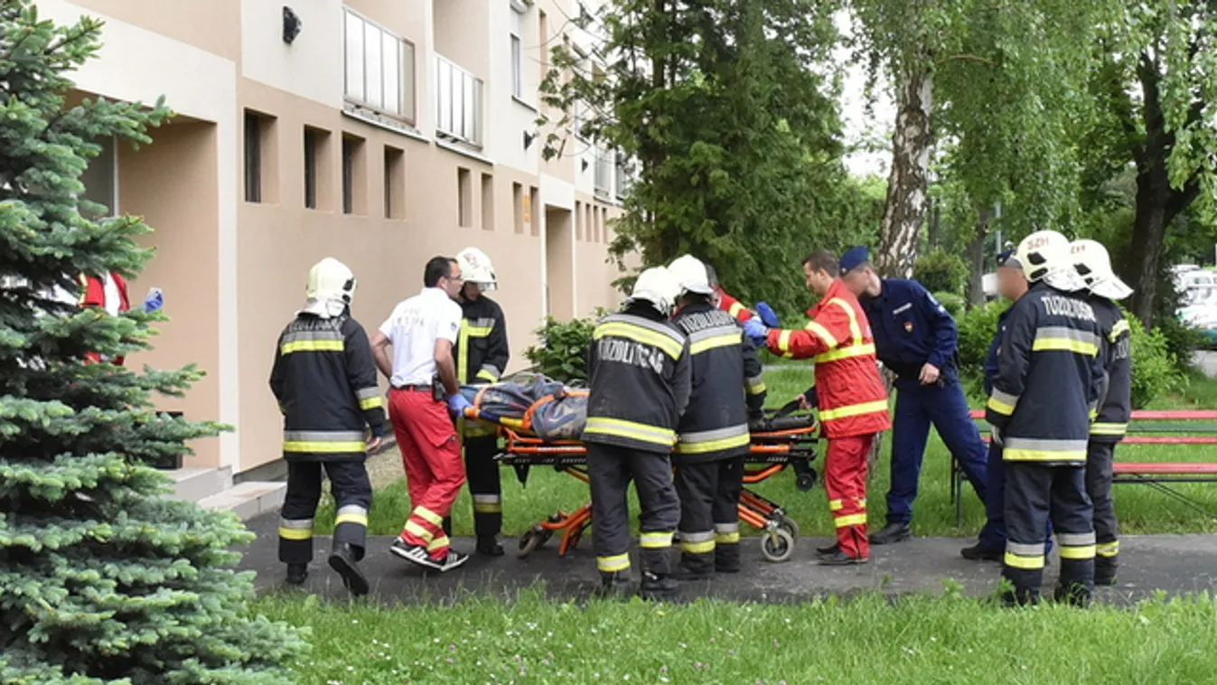 Kötélen lógó öngyilkost mentettek Szombathelyen – fotó