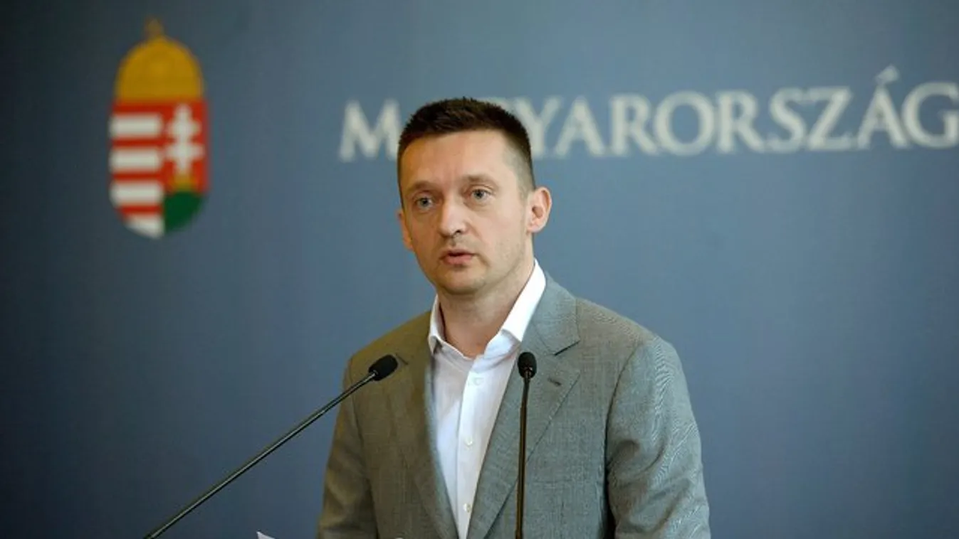 Rogán: Soros szervezte és pénzelte a tüntetést