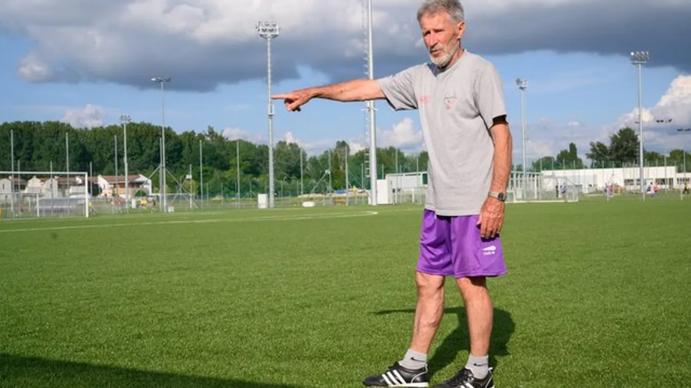 Zámbó Sándort 74 évesen is magázza a labda