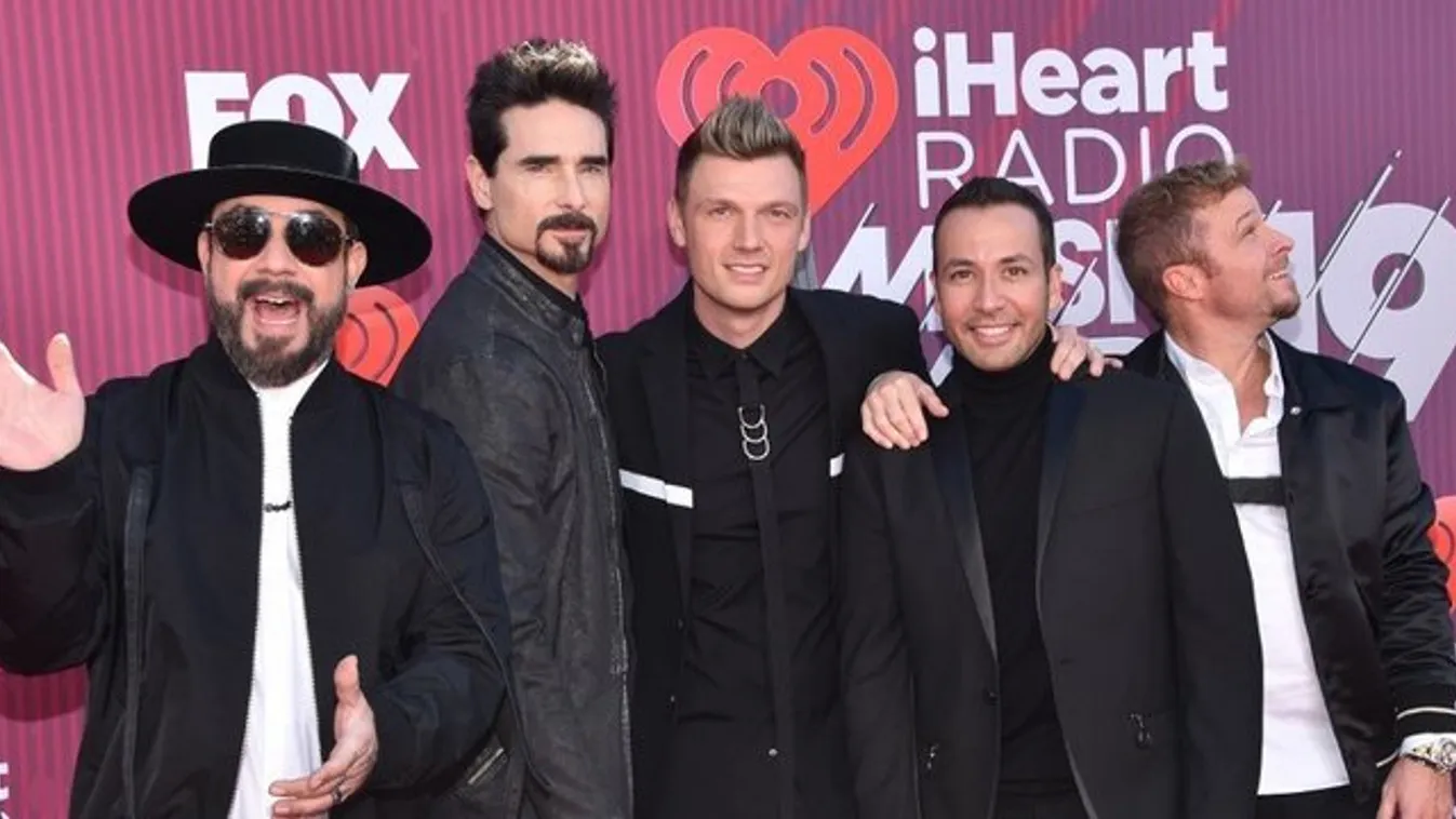 Nappalijukból adtak koncertet a Backstreet Boys tagjai – videó