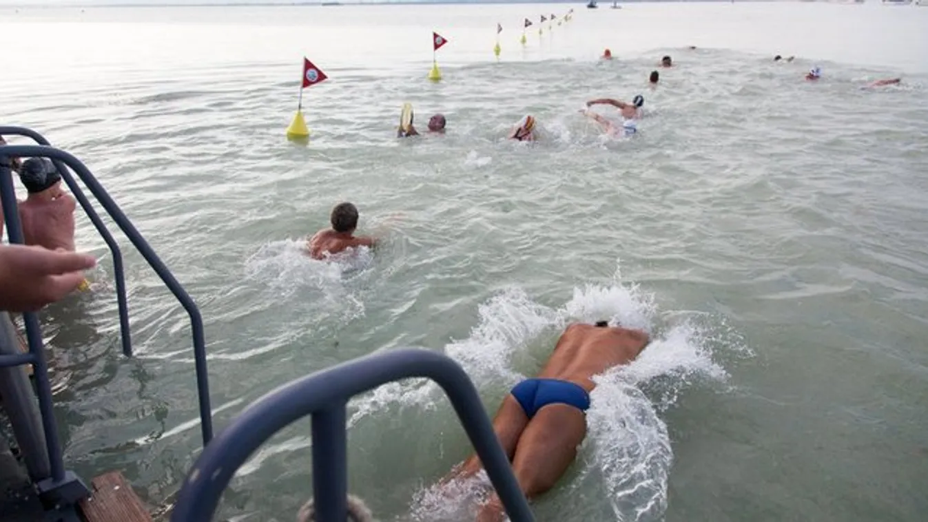 Megtartották a 35. Balaton-átúszást vasárnap