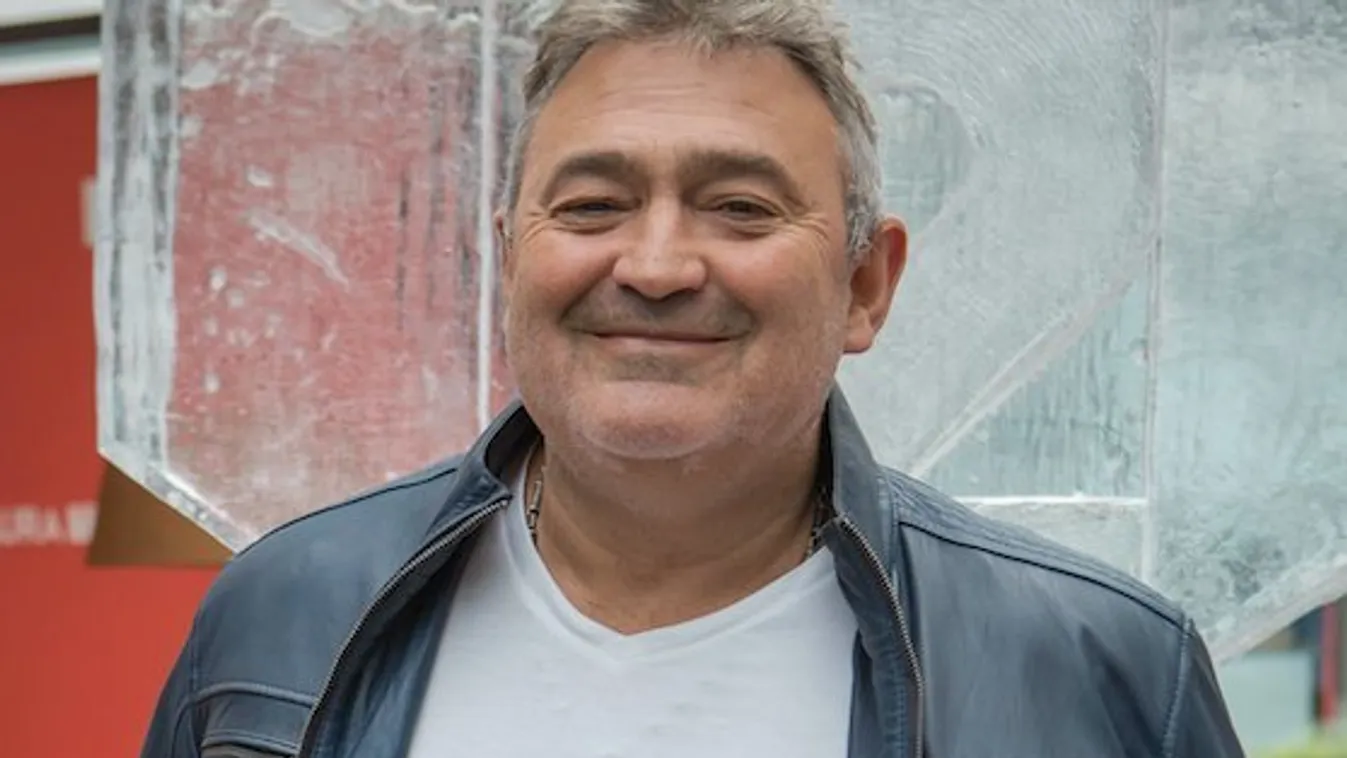 Gesztesi Károlytól a Vígszínházban búcsúznak