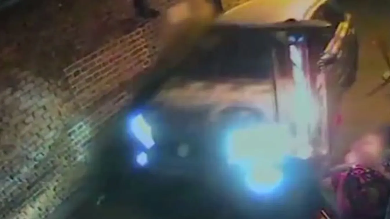 Megsértették az önérzetét, nyolc embert gázolt el egy részeg fiatal - videó