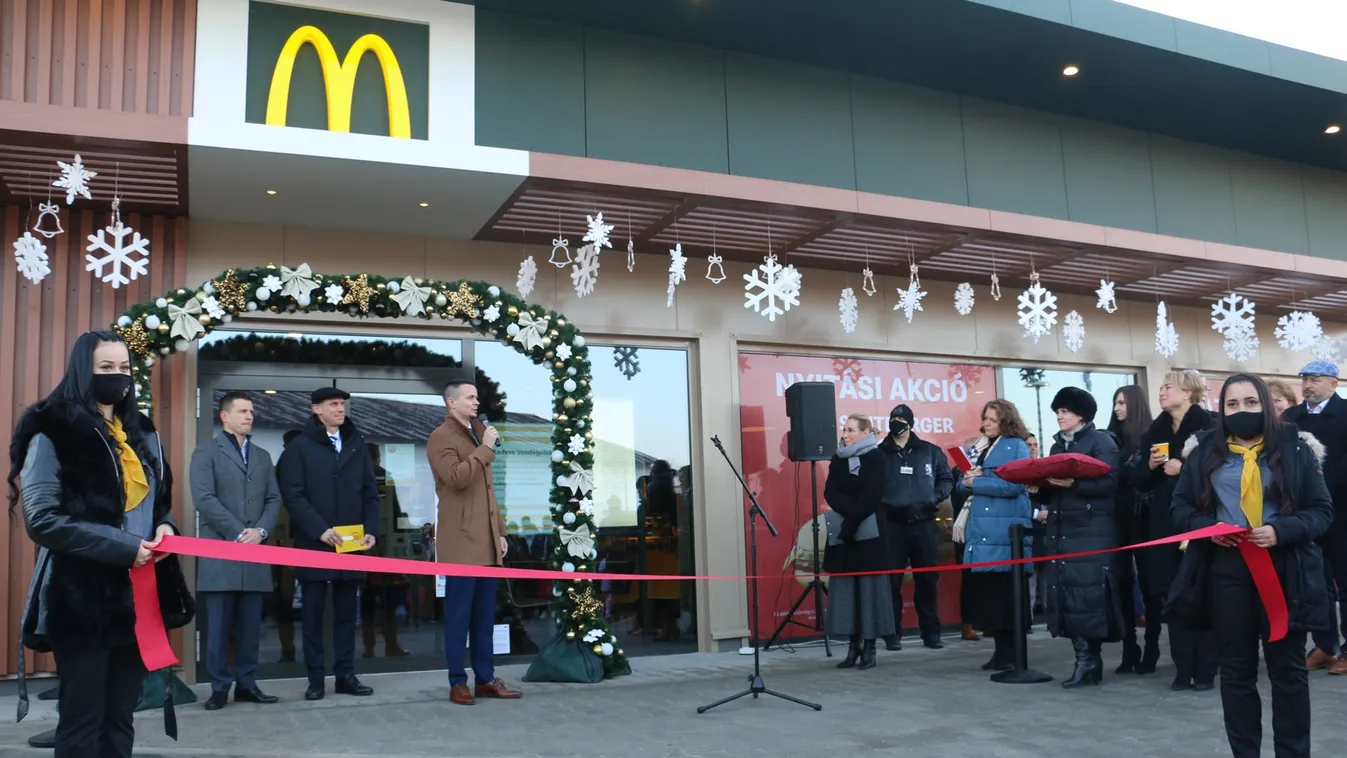 Így nyitott meg az ózdi McDonald's
