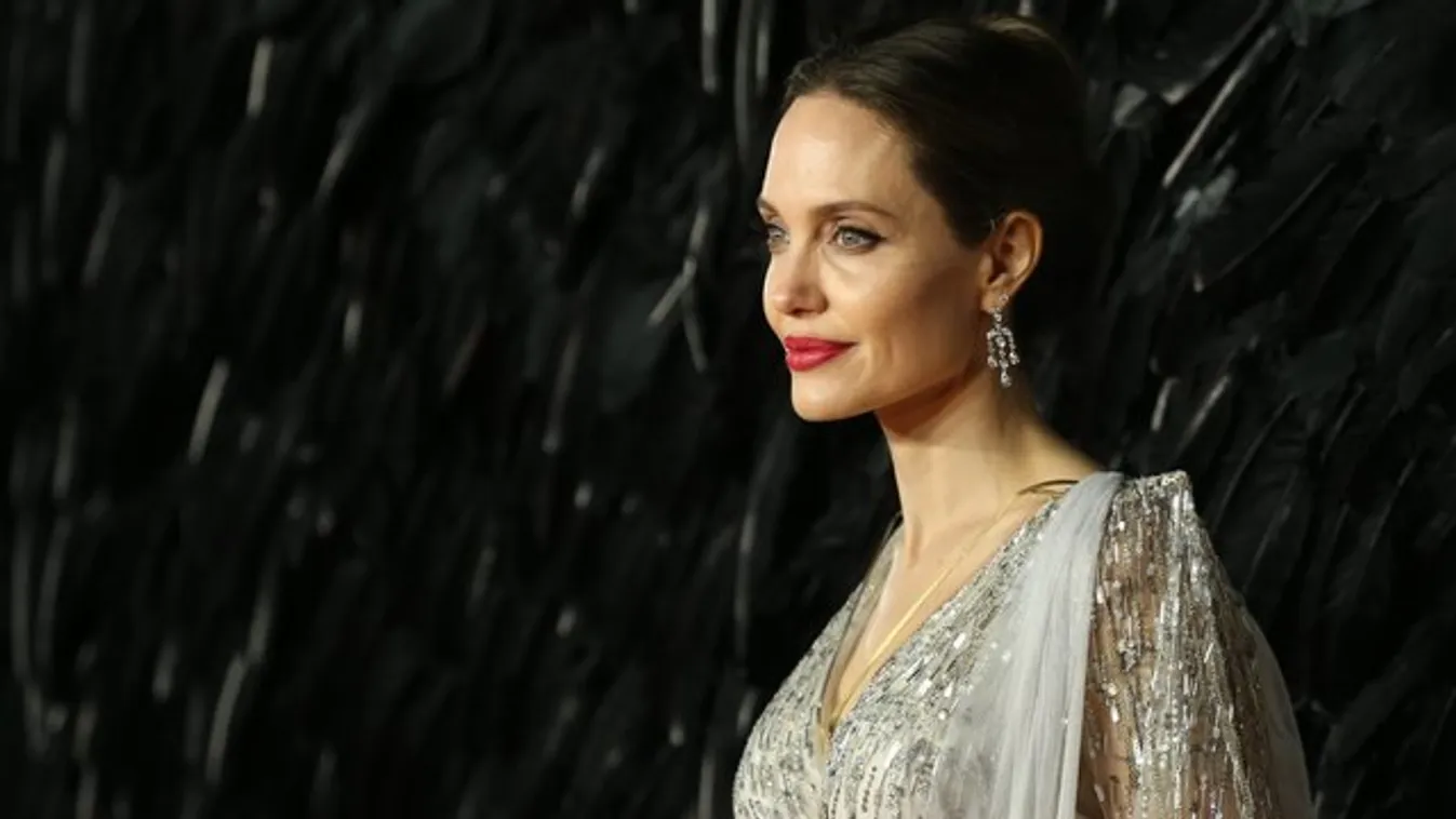 Új orrot kapott Angelina Jolie