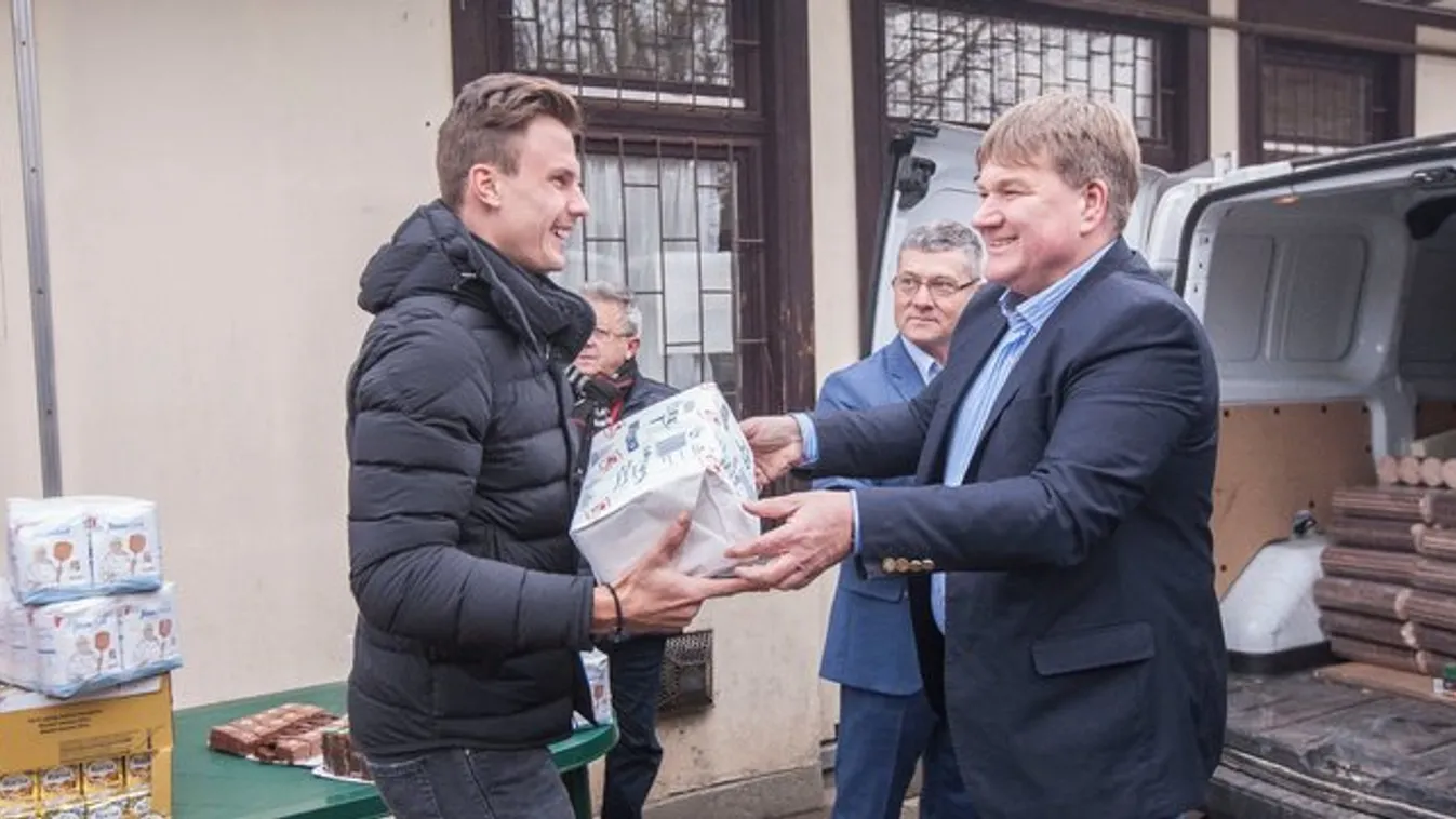 Fucsovics rászorulókon segít