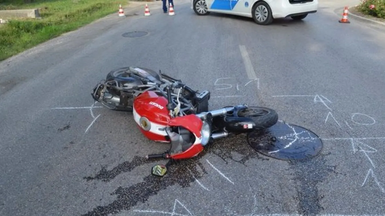 52 éves motoros halt meg a kecskeméti balesetben - fotók