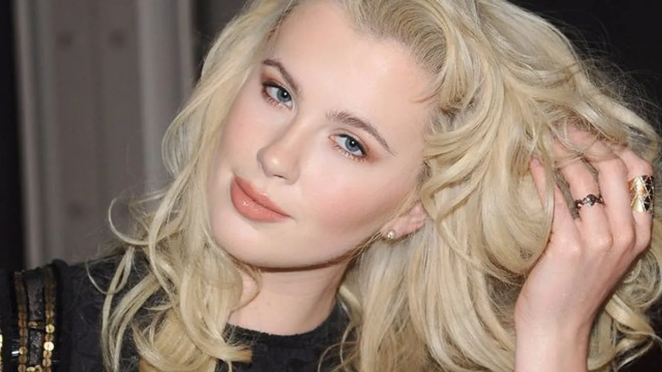 Ilyen szexi Kim Basinger meztelen lánya - 18+ fotók
