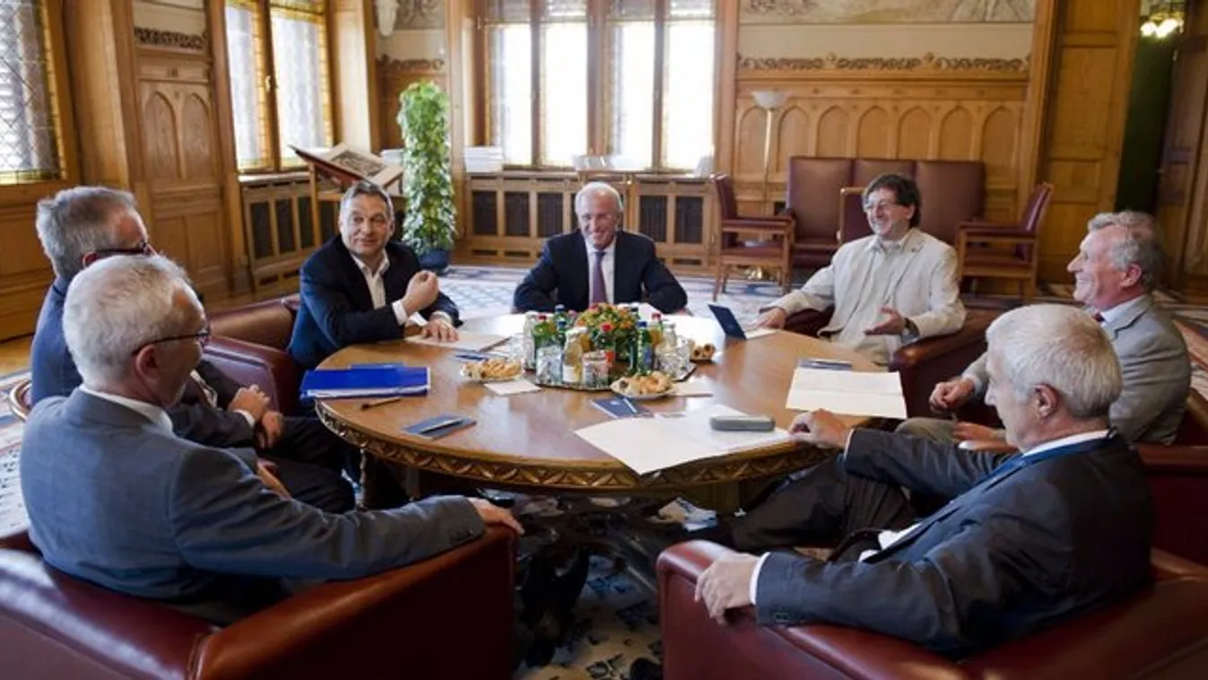 Eltűntek Orbán mellől a tanácsadói